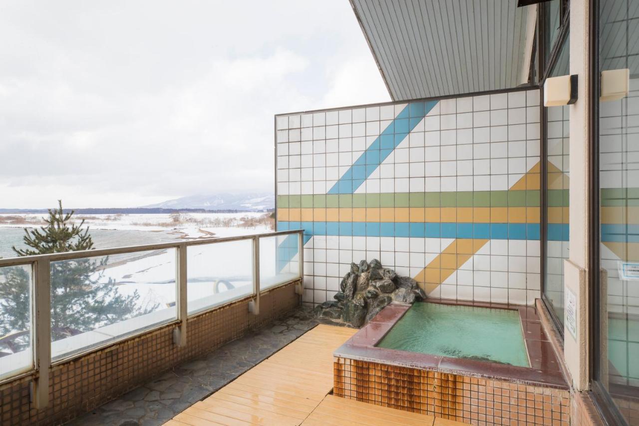 Отель Lakeside Banko Inawashiro Экстерьер фото