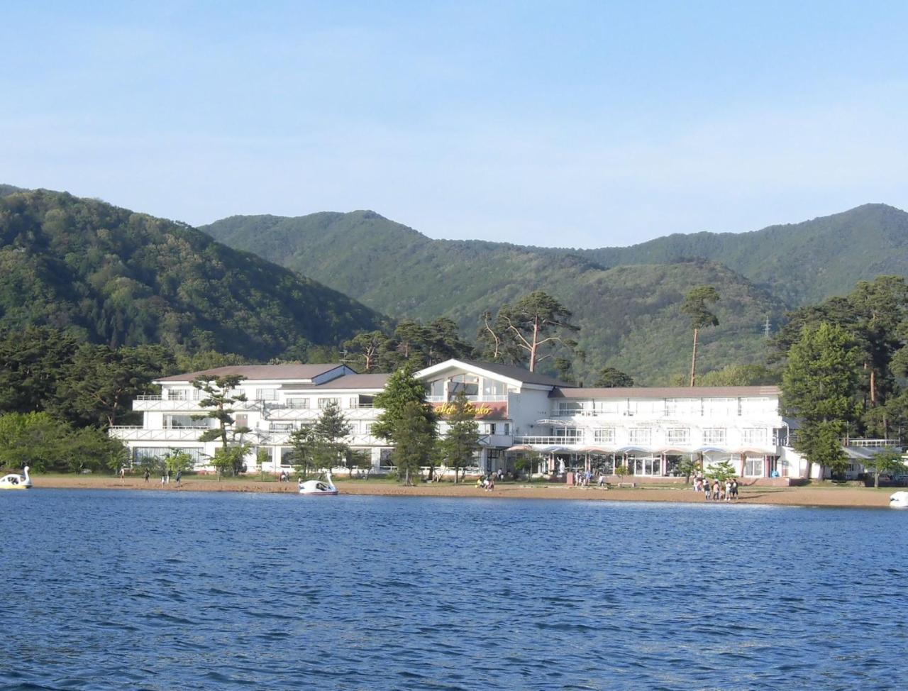 Отель Lakeside Banko Inawashiro Экстерьер фото