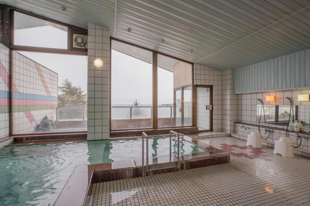 Отель Lakeside Banko Inawashiro Экстерьер фото