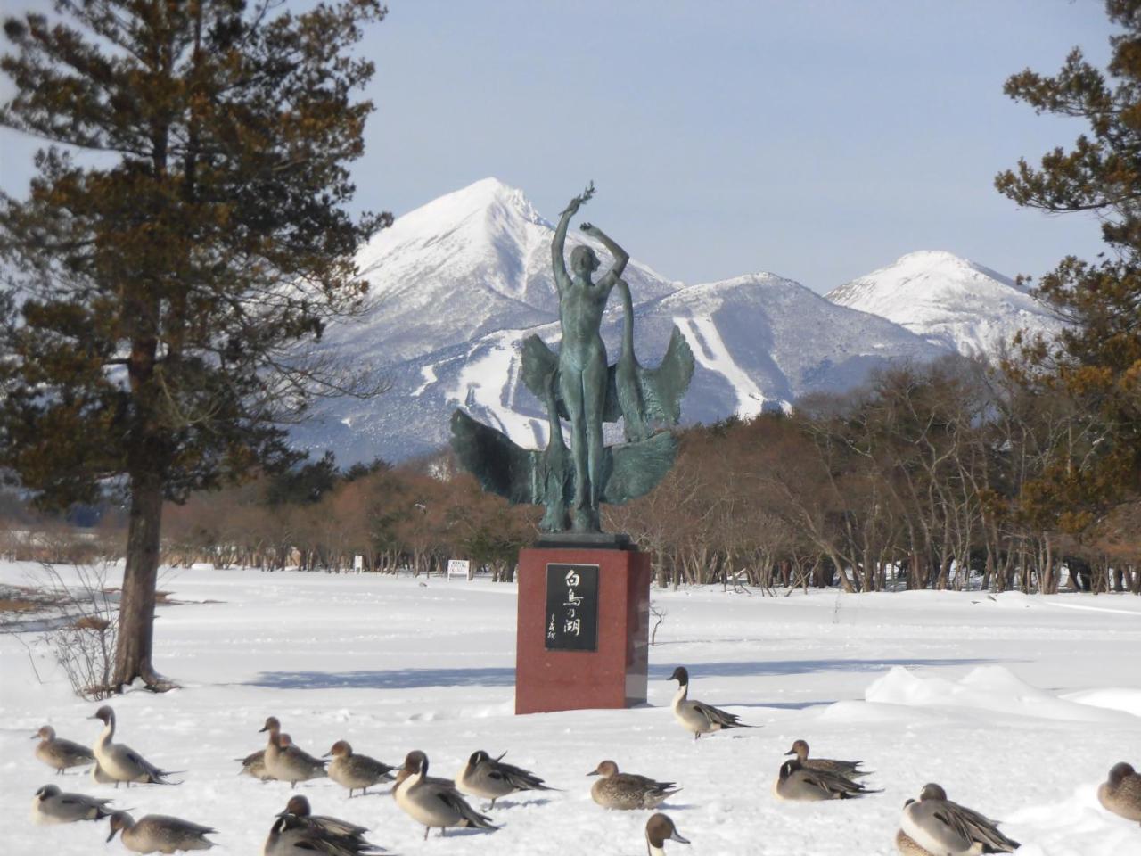 Отель Lakeside Banko Inawashiro Экстерьер фото