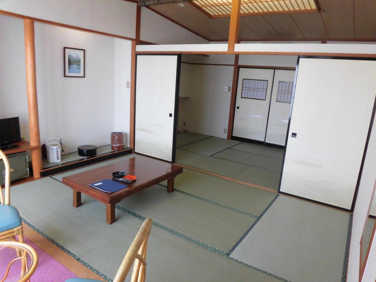 Отель Lakeside Banko Inawashiro Экстерьер фото